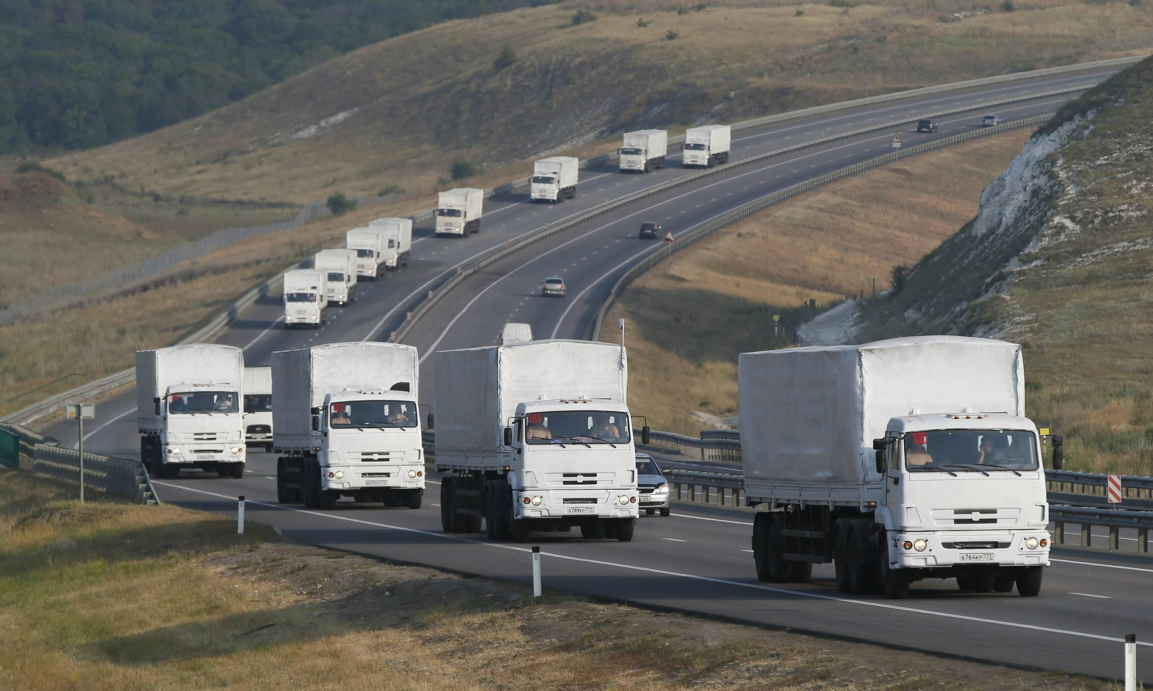 Russia has to remove its convoy from Ukraine or face more US sanctions