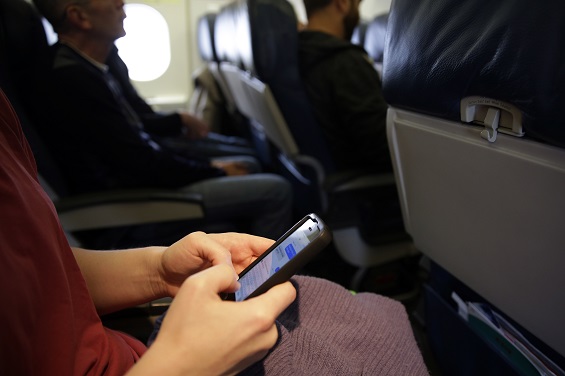 AT&T abandons its plans to offer in-flight Wi-Fi