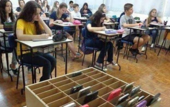 Should Cell Phones be Banned in Classrooms?