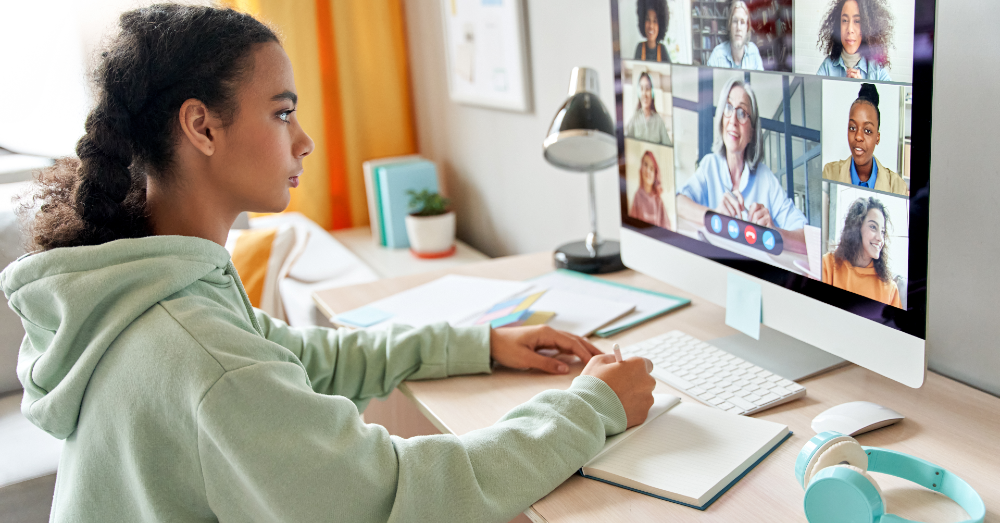 How Online Connection Opens a Whole New World for Colleges